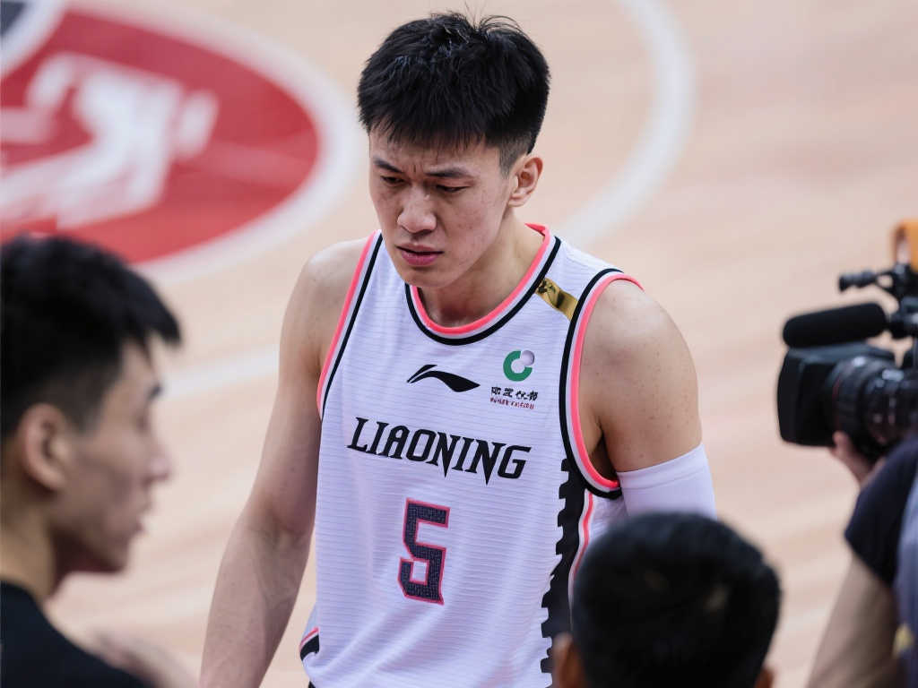 leyu sports通过乐鱼APP提供NBA、CBA及各大足球联赛的高清直播,zh-leyu.me 网页版登录入口地址便捷畅通,娱乐平台丰富多样,汇聚体育最新活动及游戏娱乐场。玩家可参与实时竞猜、互动游戏,赢取丰厚奖励。平台注重安全保障和用户体验,全力打造安全、专业、趣味十足的线上娱乐平台。