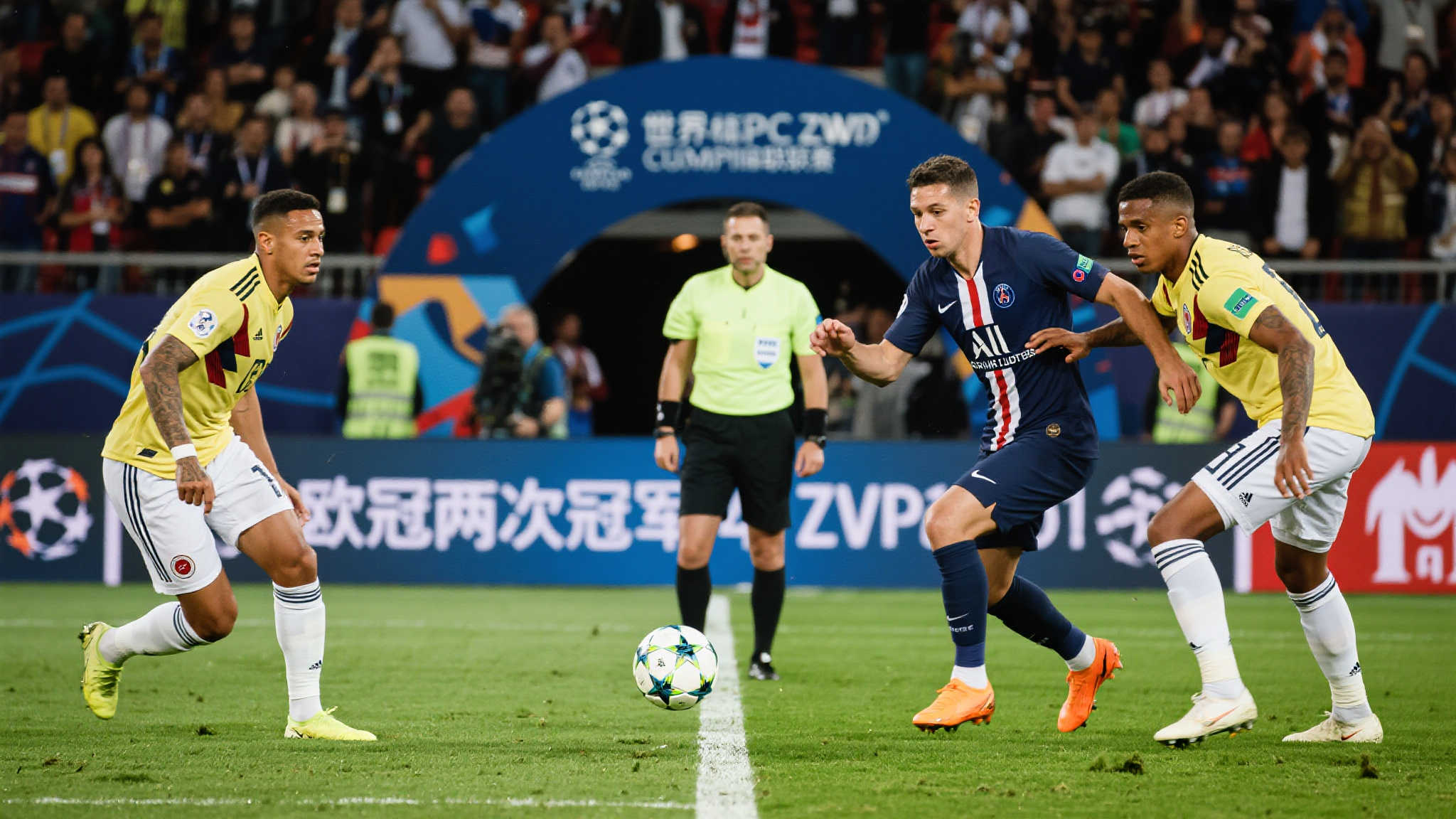 leyu sports通过乐鱼APP提供NBA、CBA及各大足球联赛的高清直播,zh-leyu.me 网页版登录入口地址便捷畅通,娱乐平台丰富多样,汇聚体育最新活动及游戏娱乐场。玩家可参与实时竞猜、互动游戏,赢取丰厚奖励。平台注重安全保障和用户体验,全力打造安全、专业、趣味十足的线上娱乐平台。