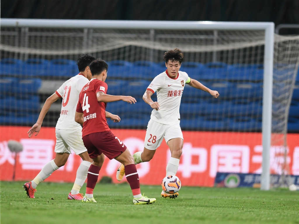 leyu sports通过乐鱼APP提供NBA、CBA及各大足球联赛的高清直播,zh-leyu.me 网页版登录入口地址便捷畅通,娱乐平台丰富多样,汇聚体育最新活动及游戏娱乐场。玩家可参与实时竞猜、互动游戏,赢取丰厚奖励。平台注重安全保障和用户体验,全力打造安全、专业、趣味十足的线上娱乐平台。